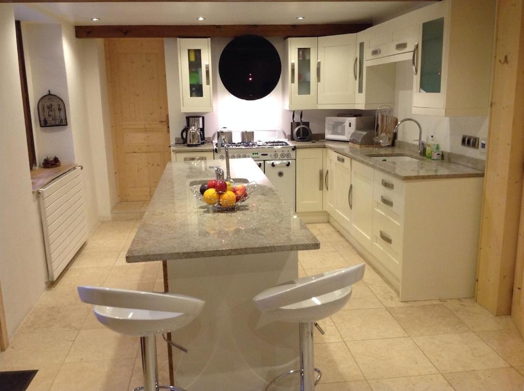 Spacious Ski Chalet In Traditional French Village, Sleeps 8, Four Star With Fibre Broadband Abondance Exterior photo