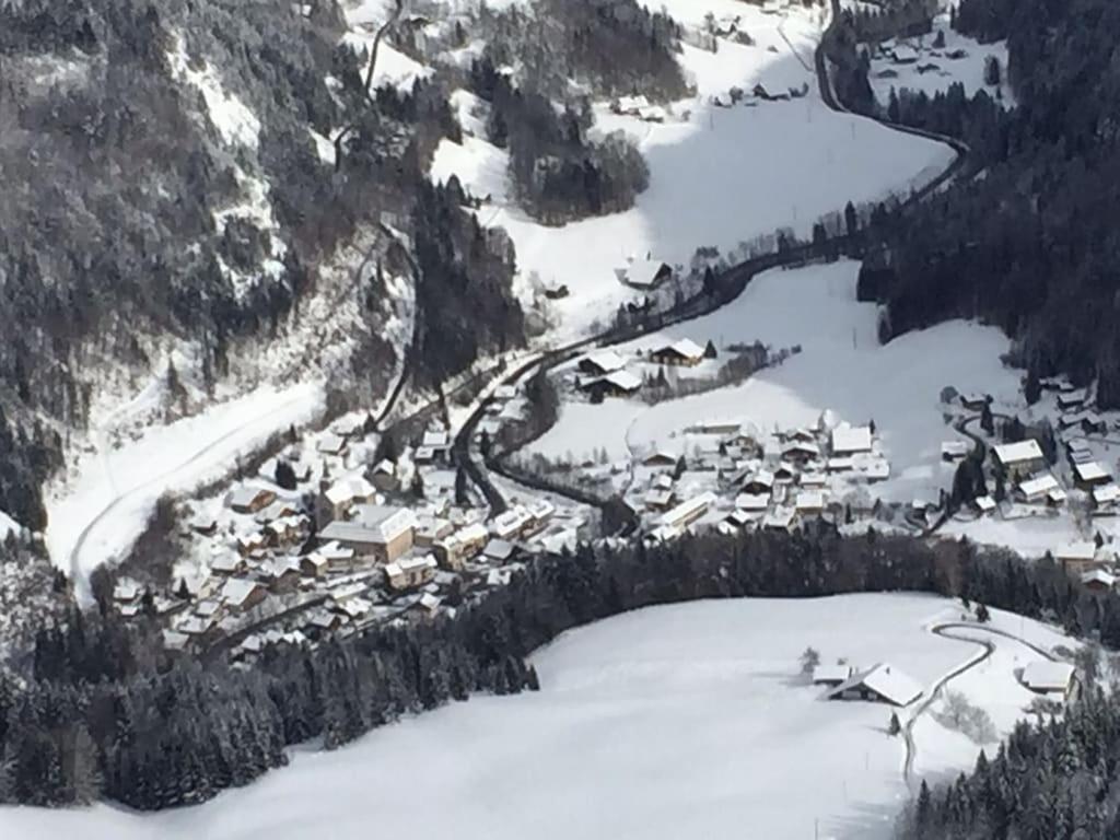 Spacious Ski Chalet In Traditional French Village, Sleeps 8, Four Star With Fibre Broadband Abondance Exterior photo